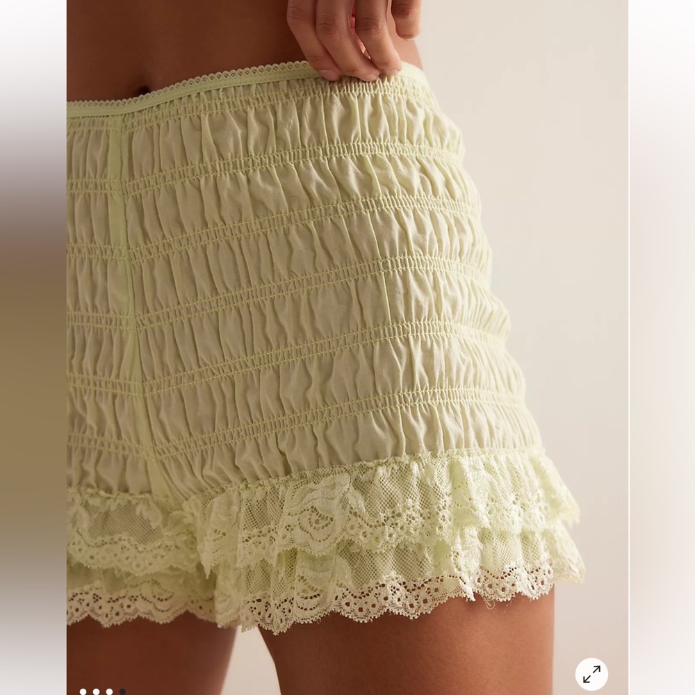 FREE PEOPLE In Bloom Shorties Lace Ruffles Gathered  Bloomer Cute Shorts - Picture 3 of 6